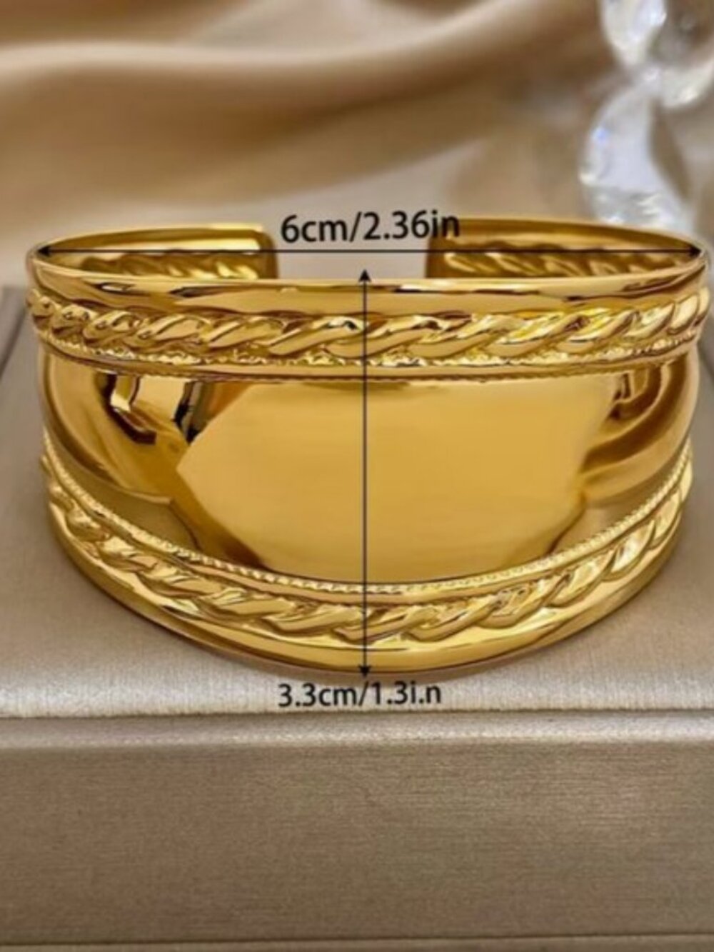 Luxury Elegant Twisted Wide Curved 18k Gold Plated Stainless Steel Open Bracelet - Picture 5 of 7
